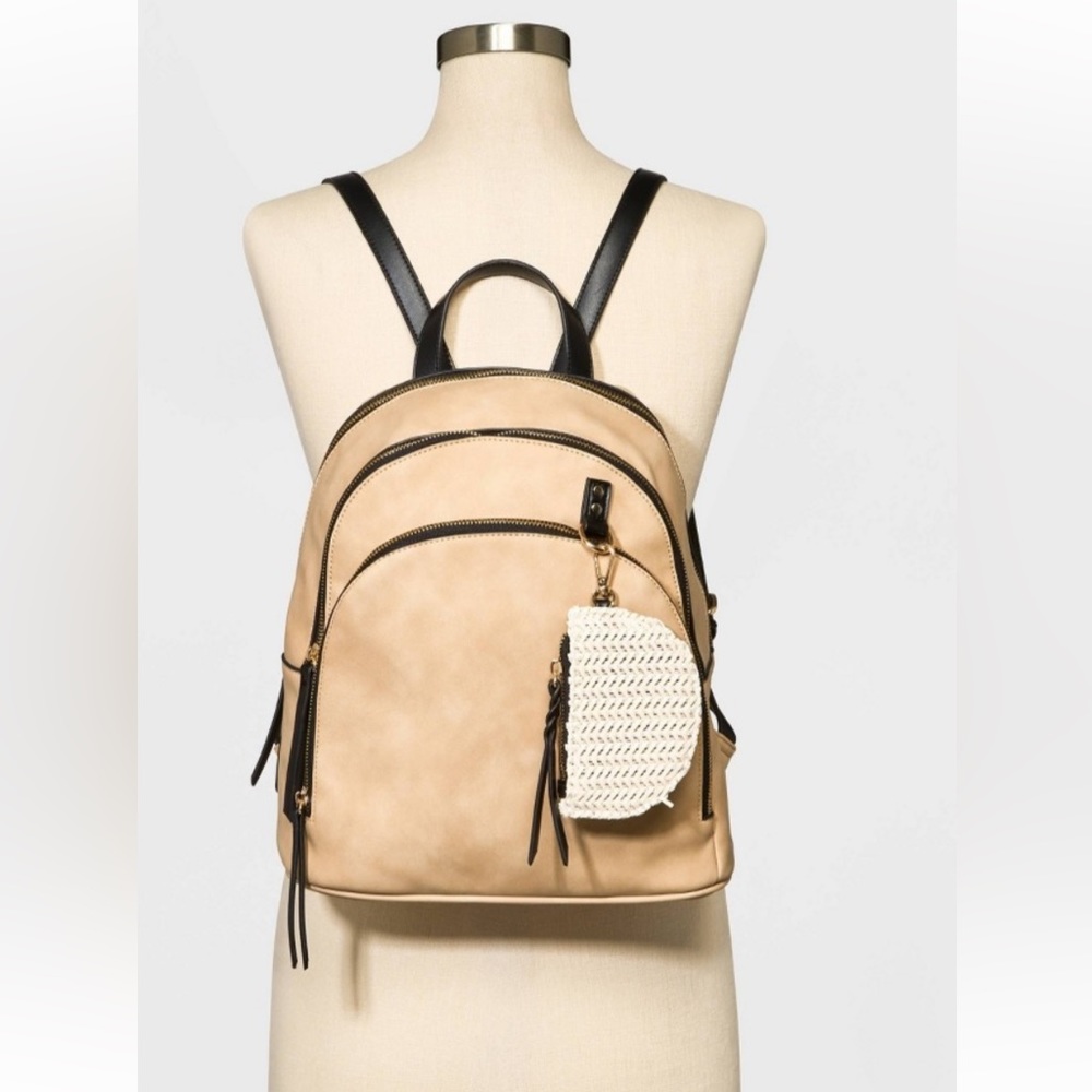 Tan 15" Triple Zip
Compartment Backpack with Woven Pouch 🔸